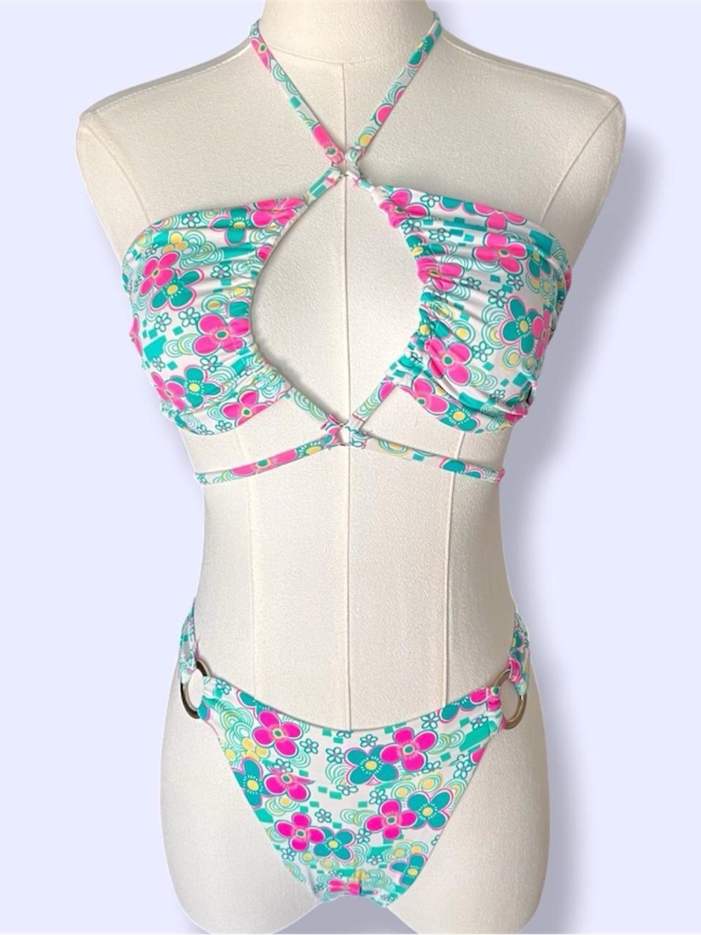Frankies Bikinis x Naomi Osaka set in Flower Power 🌺